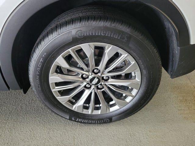 2024 Cadillac XT4 FWD Premium Luxury