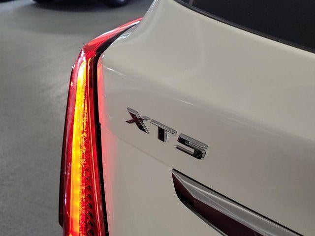 2022 Cadillac XT5 FWD Premium Luxury