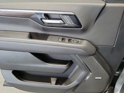 2025 Chevrolet Suburban LT