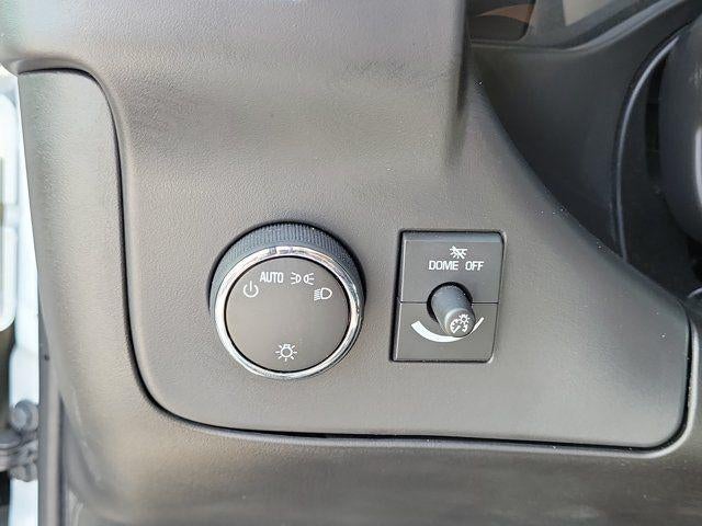 2025 GMC Savana Cargo Base