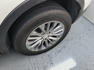 2024 Cadillac XT4 FWD Premium Luxury