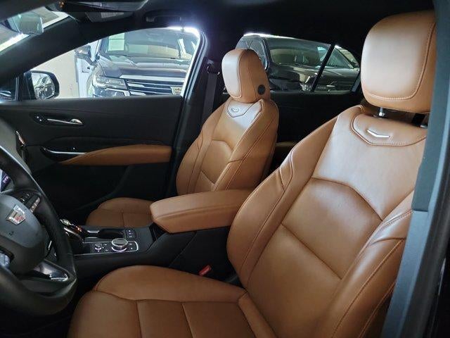 2023 Cadillac XT4 FWD Premium Luxury