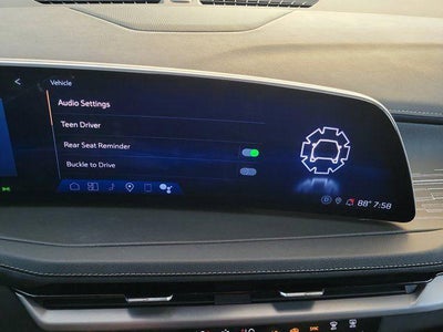 2024 Cadillac XT4 FWD Premium Luxury
