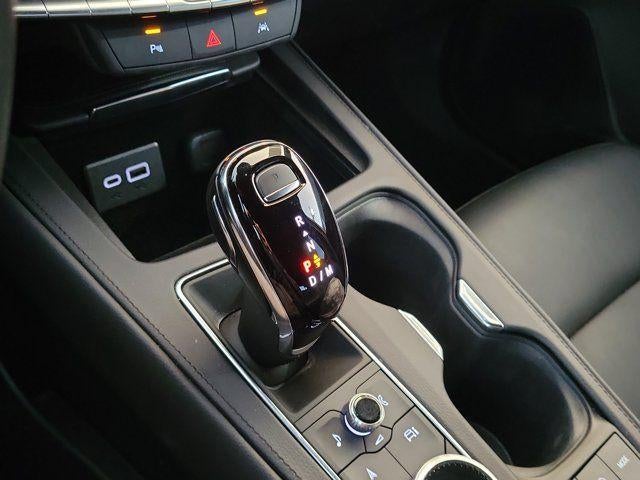 2024 Cadillac XT4 FWD Premium Luxury