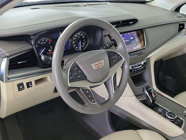 2022 Cadillac XT5 FWD Premium Luxury