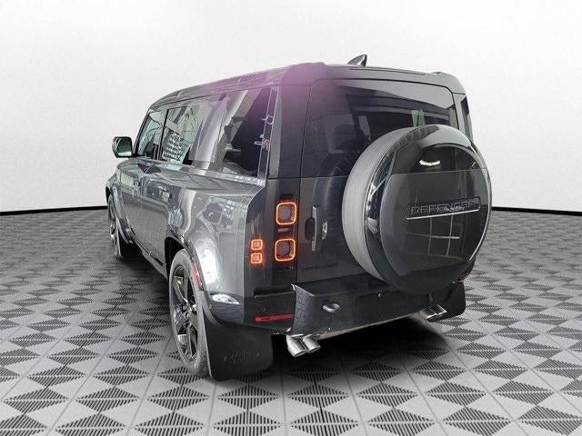 2025 Land Rover Defender V8