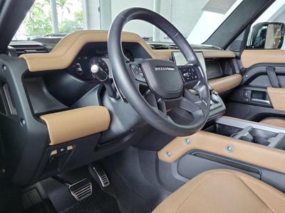 2025 Land Rover Defender V8
